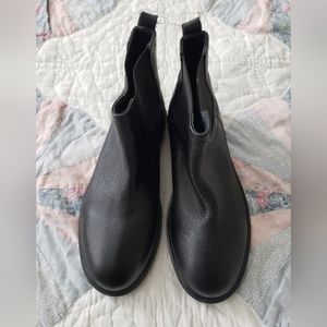Zara kids Chelsea Boot sz 33 US 2 Black leather